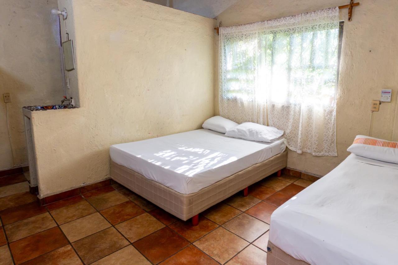 Casa Mexica Bungalows Zihuatanejo Exterior photo