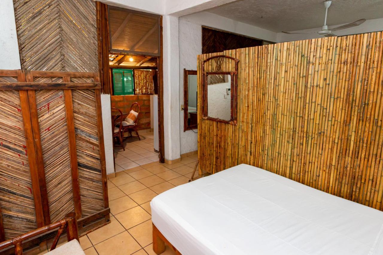 Casa Mexica Bungalows Zihuatanejo Exterior photo