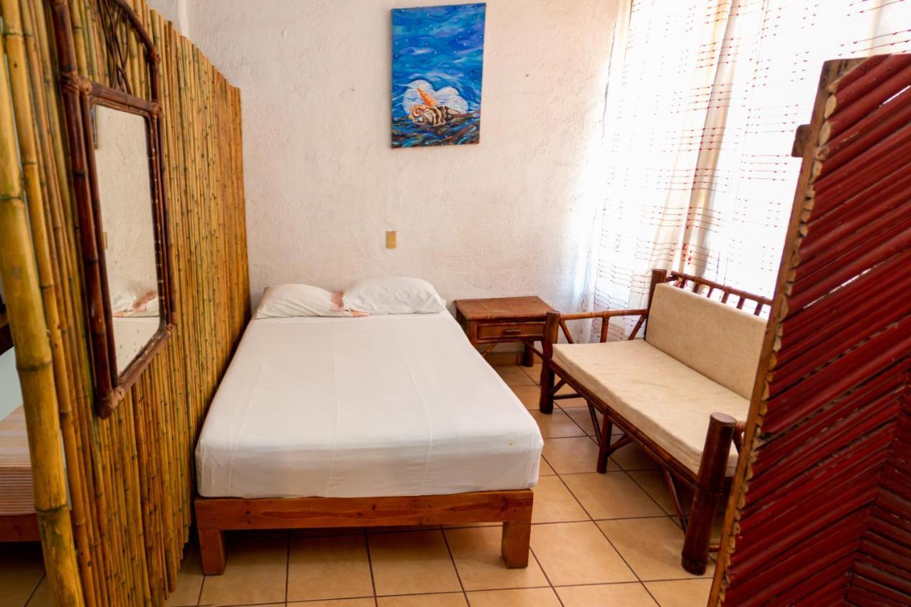 Casa Mexica Bungalows Zihuatanejo Exterior photo