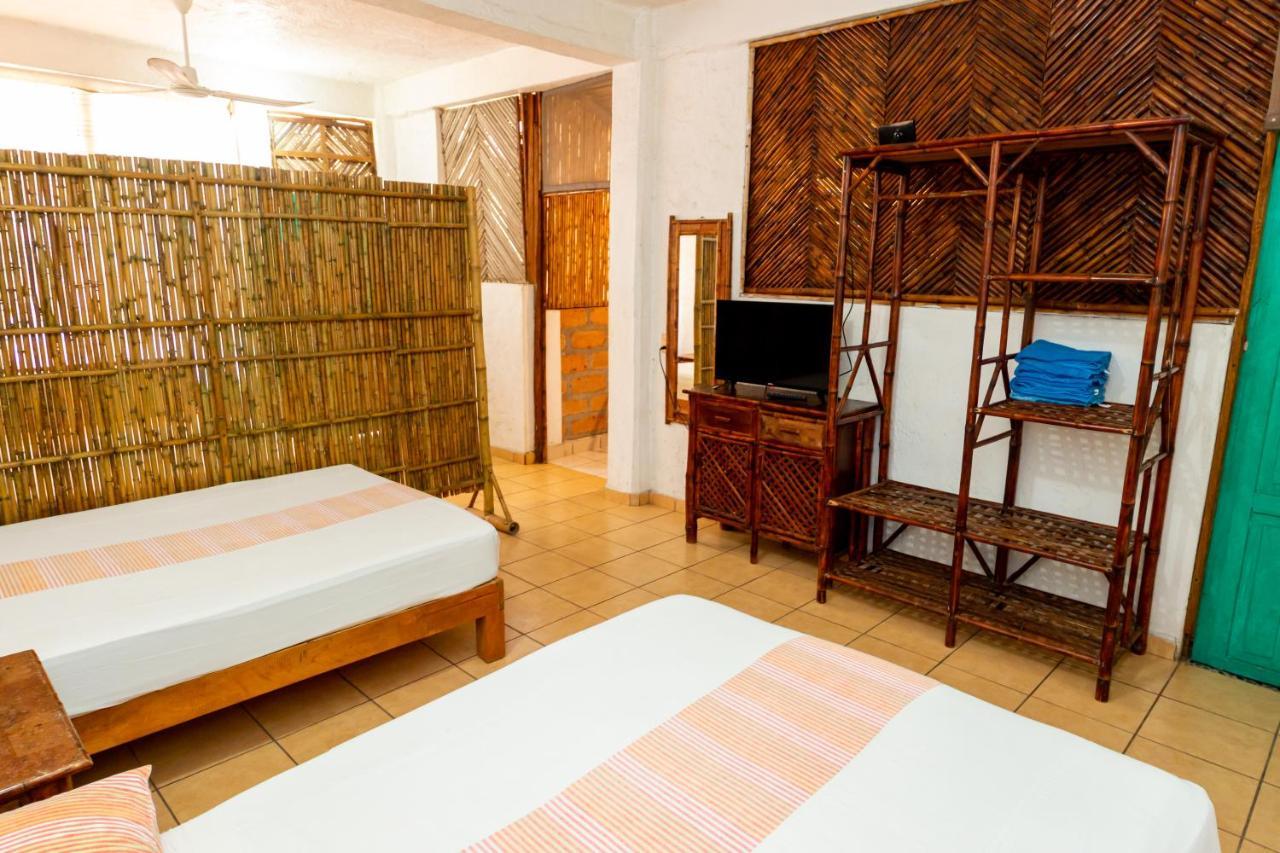 Casa Mexica Bungalows Zihuatanejo Exterior photo
