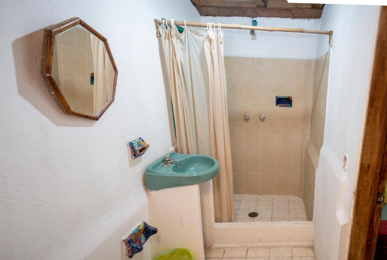 Casa Mexica Bungalows Zihuatanejo Exterior photo