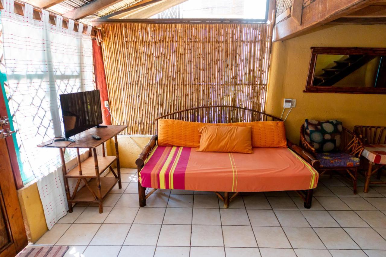 Casa Mexica Bungalows Zihuatanejo Exterior photo