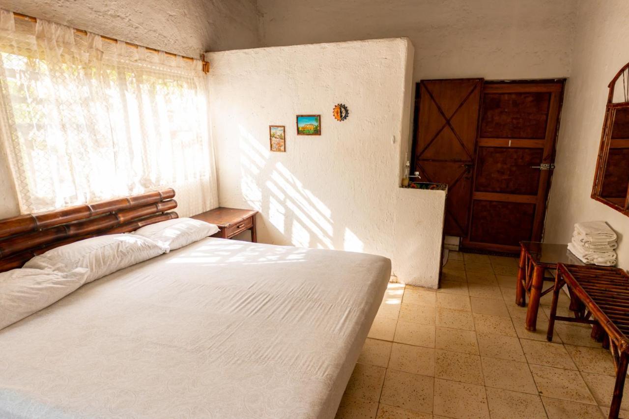 Casa Mexica Bungalows Zihuatanejo Exterior photo