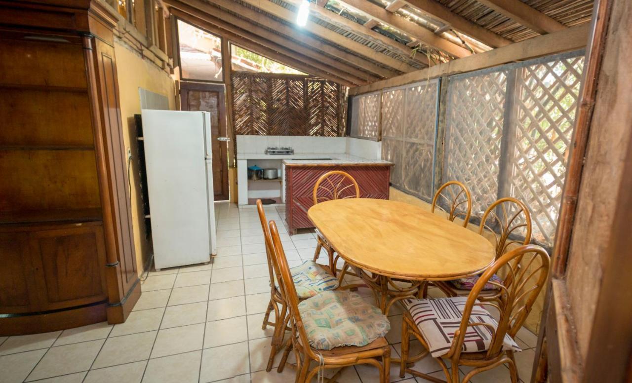 Casa Mexica Bungalows Zihuatanejo Exterior photo