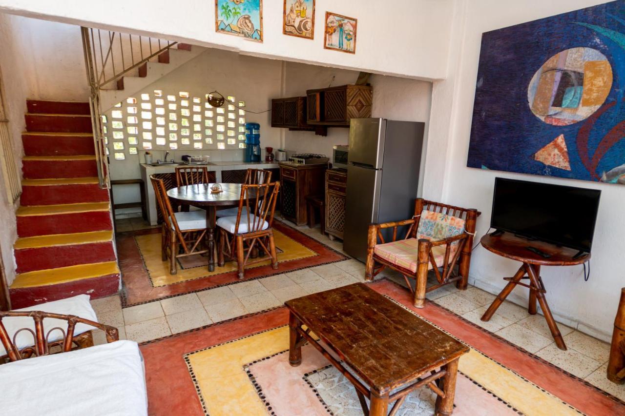 Casa Mexica Bungalows Zihuatanejo Exterior photo